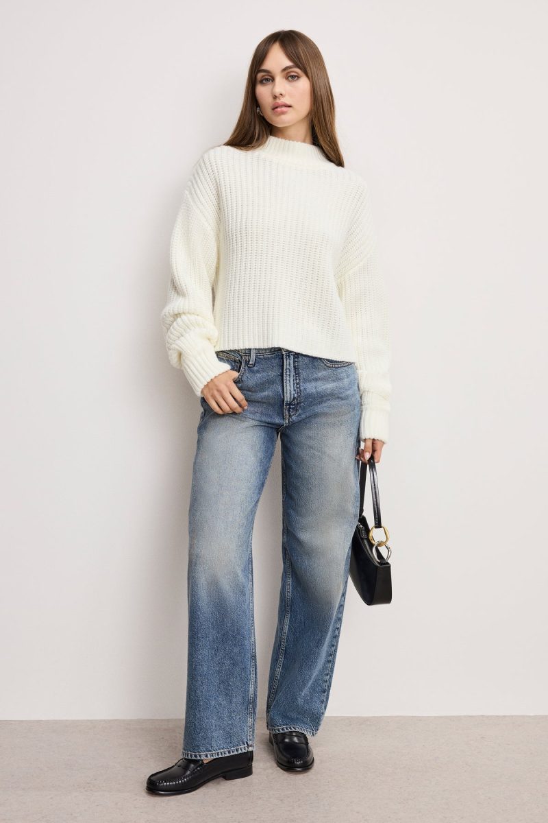 CHUNKY KNIT MOCK NECK SWEATER