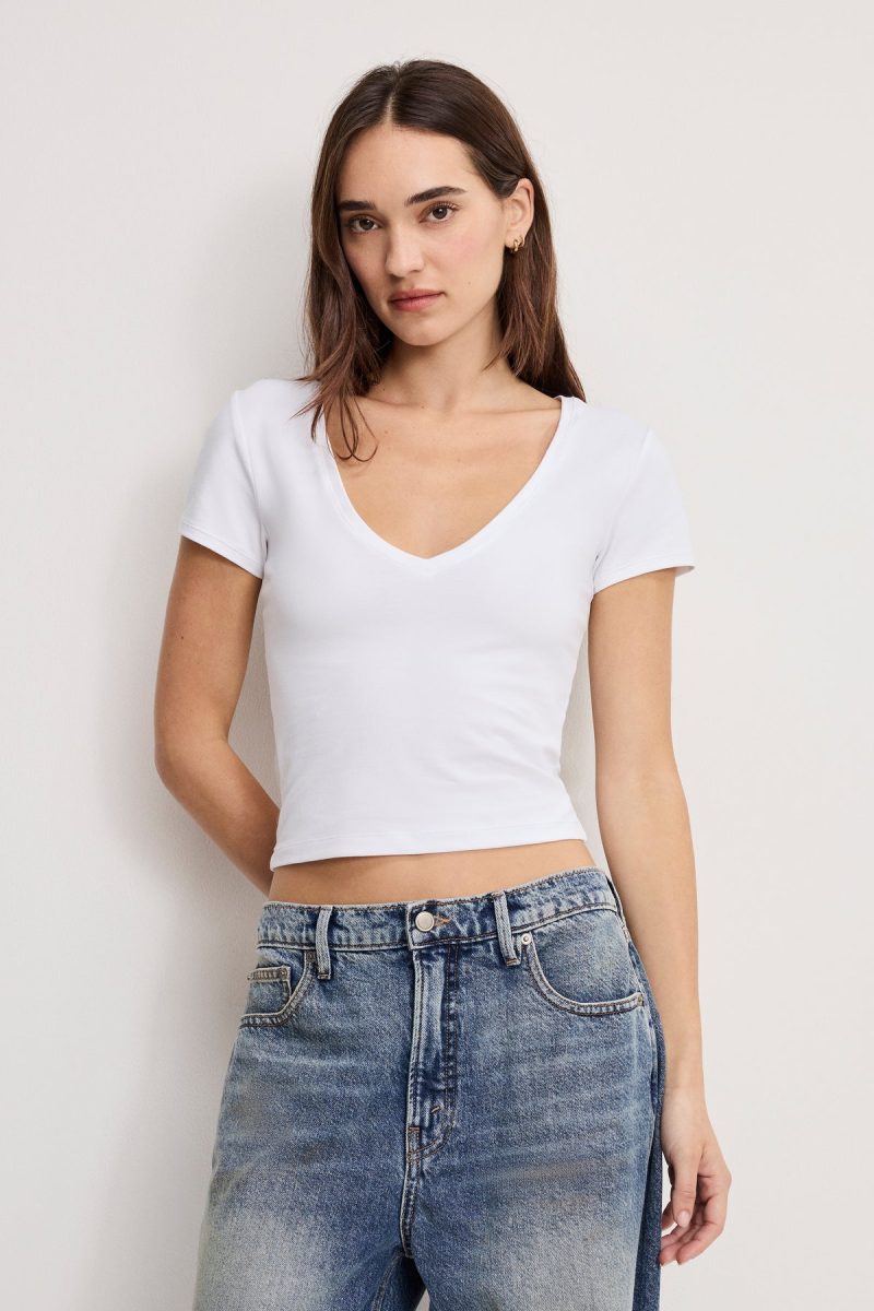 SUPER STRETCH V NECK BABY TEE
