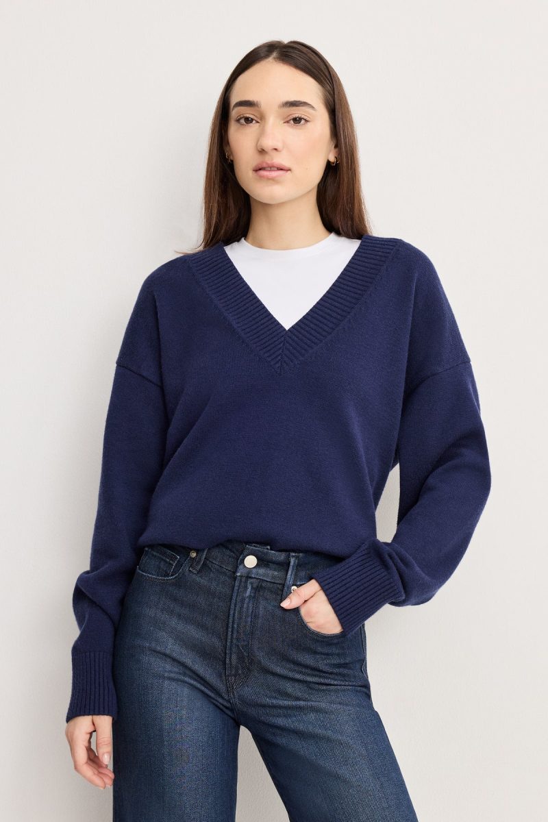 DEEP V KNIT SWEATER
