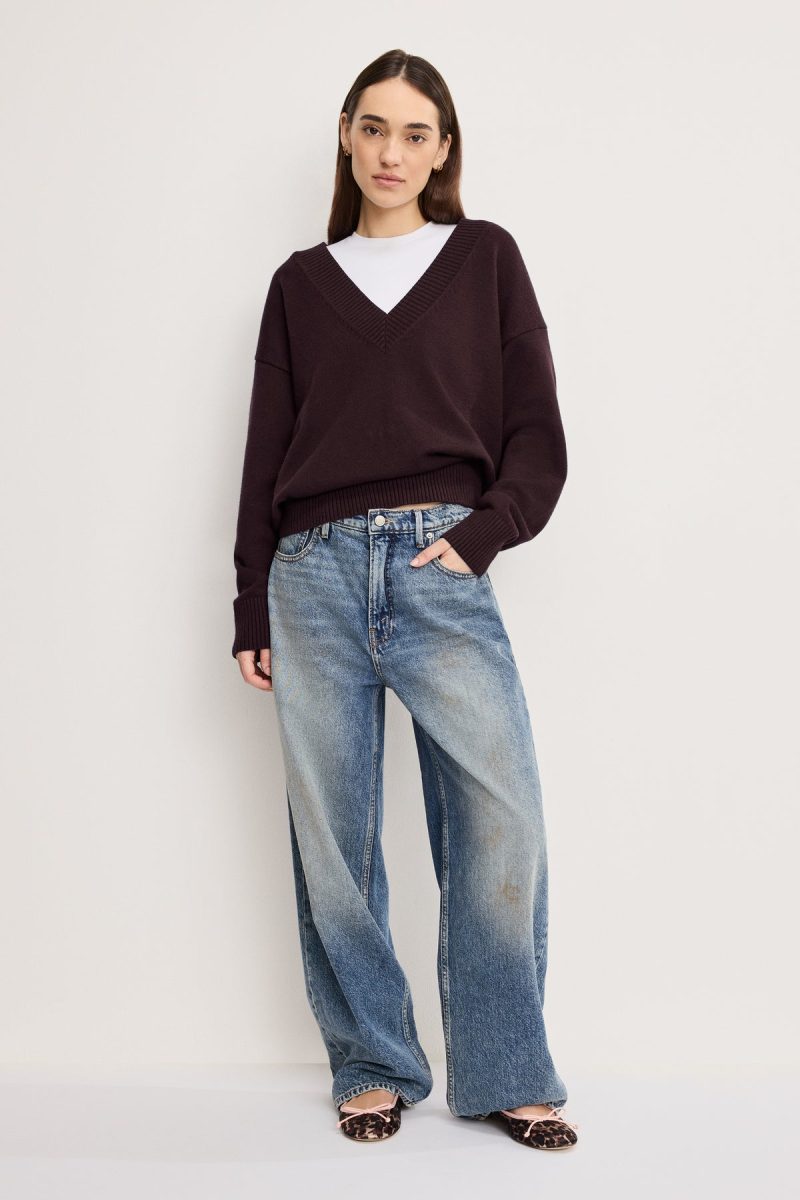 DEEP V KNIT SWEATER
