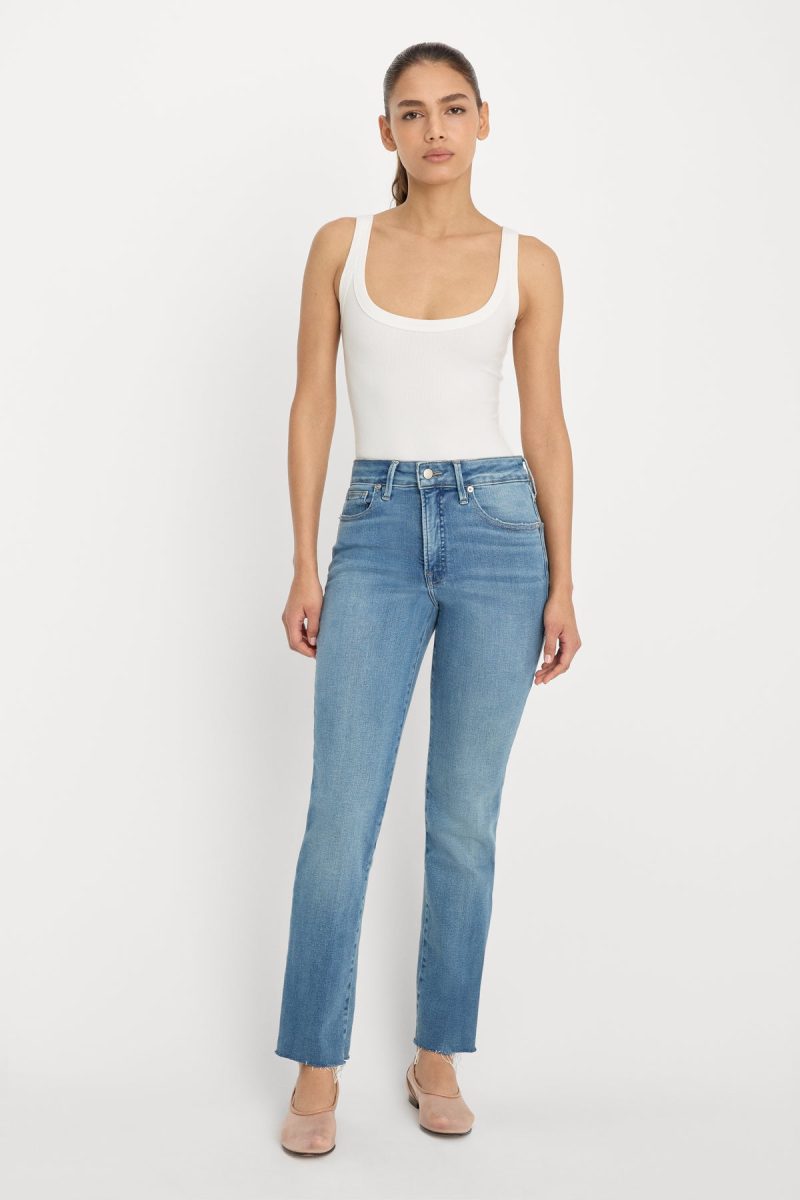 SOFT TECH GOOD LEGS STRAIGHT JEANS