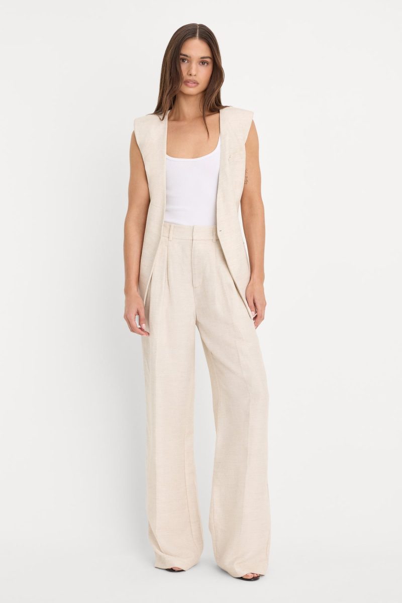 THE RELAXED LINEN TROUSER