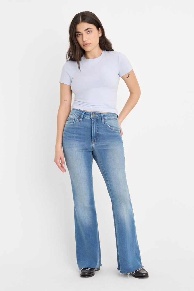 SOFT TECH GOOD PETITE FLARE JEANS