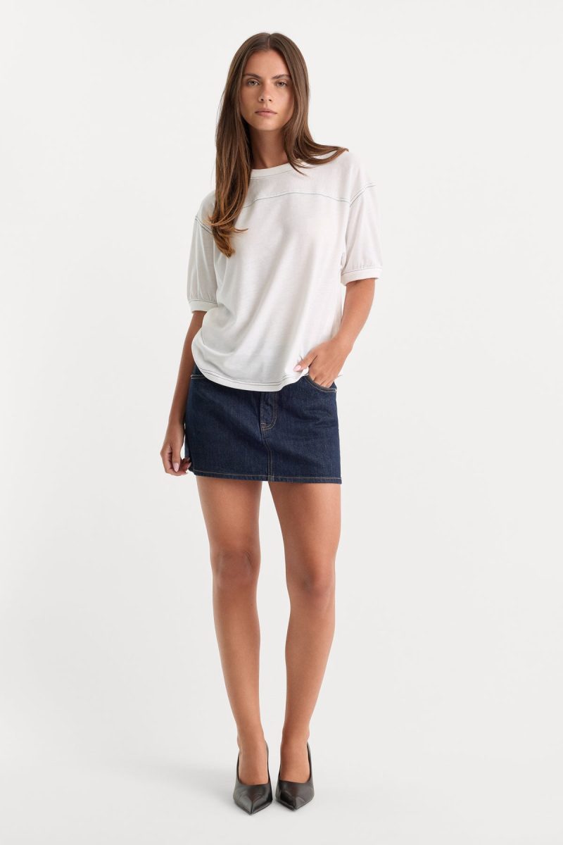 THE MINI SKIRT
