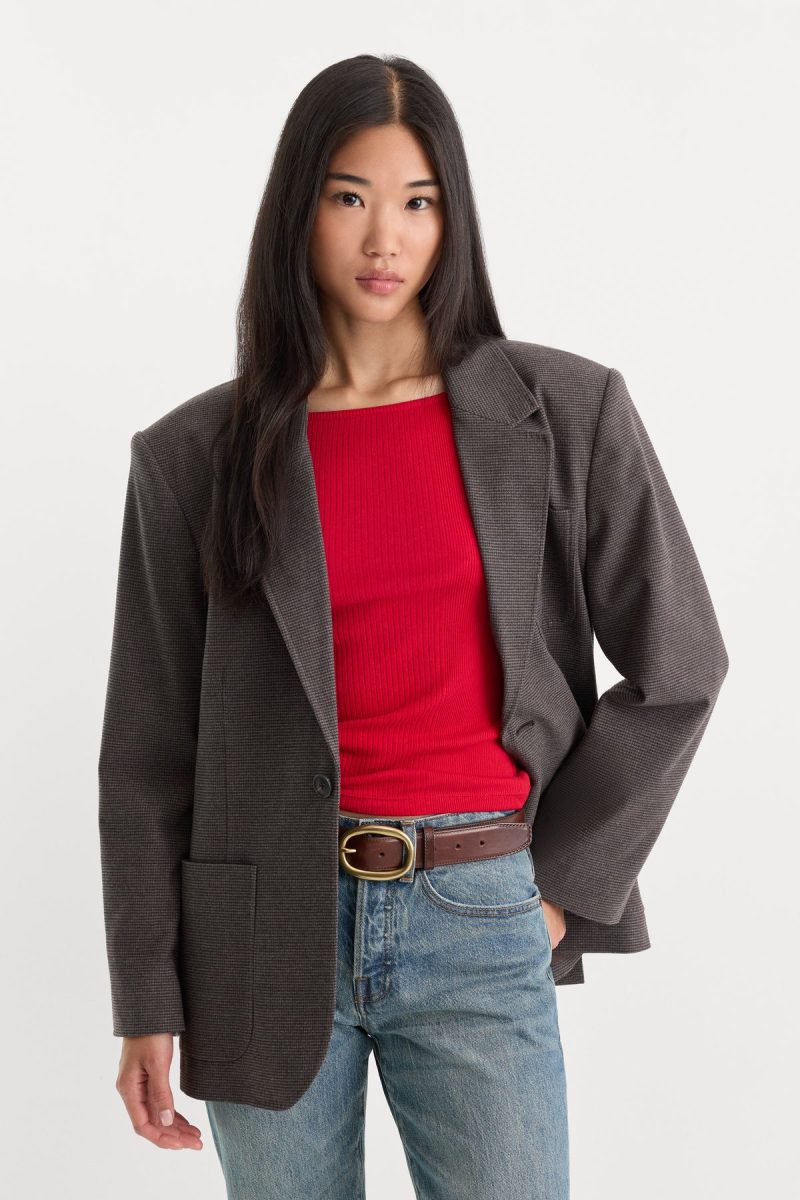 THE OVERSIZED BLAZER