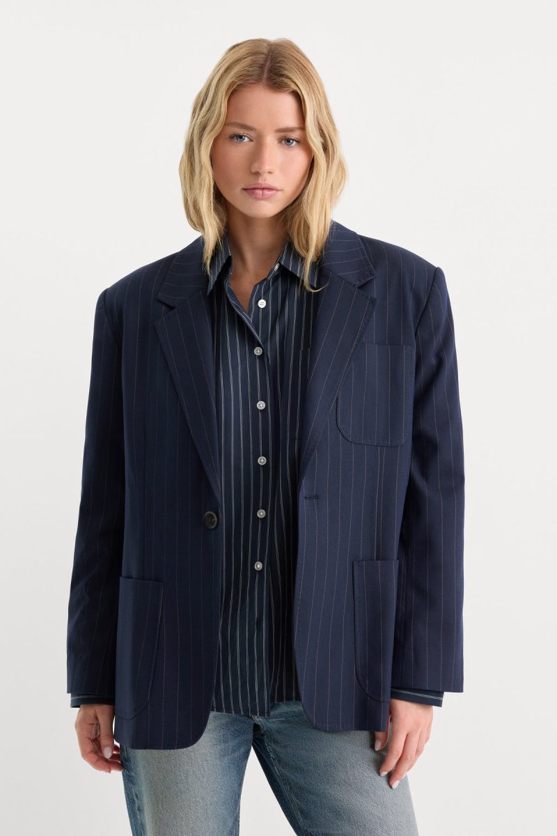 THE OVERSIZED BLAZER
