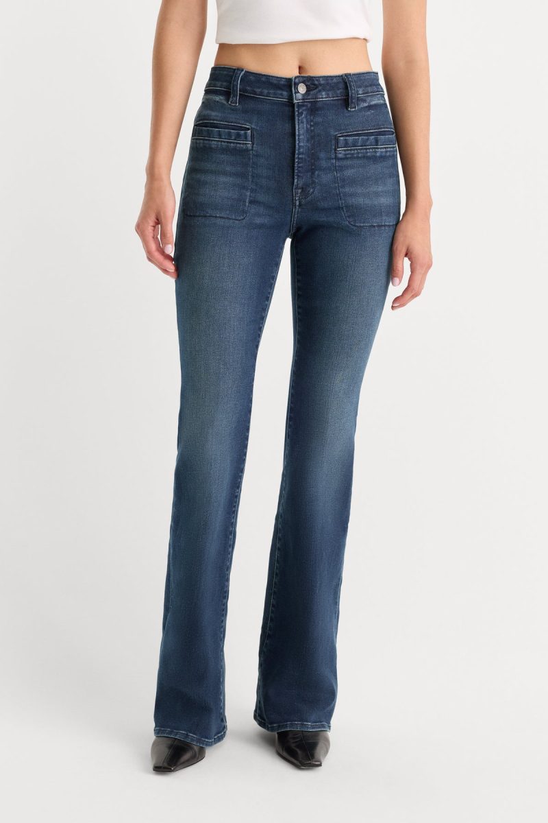 GOOD PETITE FLARE JEANS