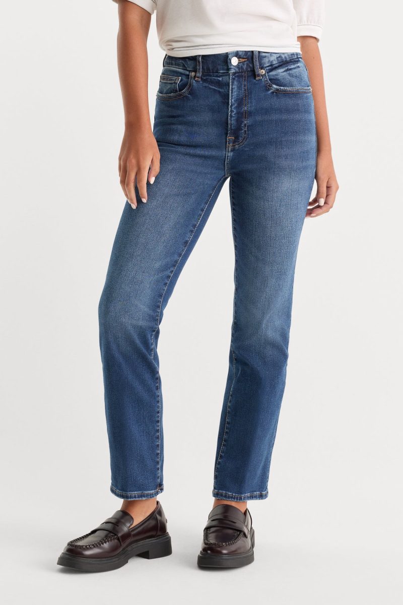 ALWAYS FITS GOOD PETITE STRAIGHT JEANS