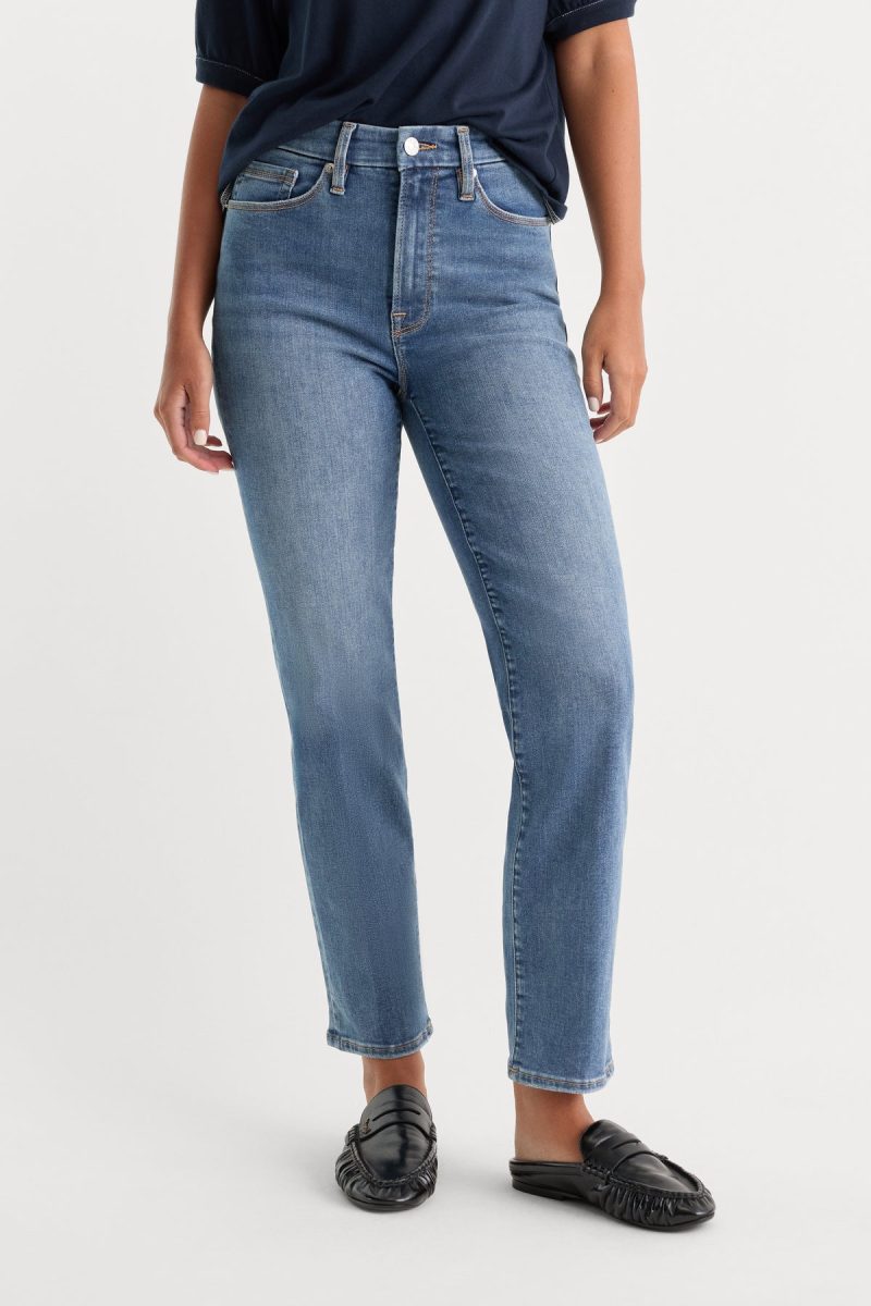 ALWAYS FITS GOOD PETITE STRAIGHT JEANS