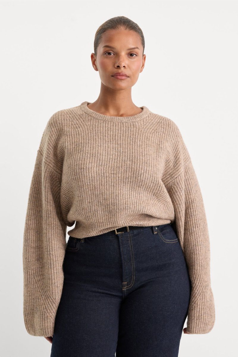 THE CHUNKY KNIT SWEATER